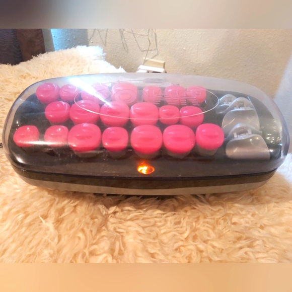 CONAIR 20 Piece Velvet Hot Roller With Pins Set - Picture 2 of 2